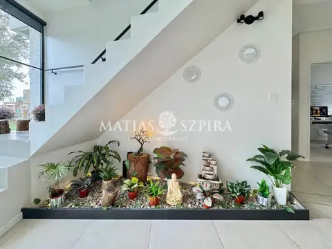 Casa 5 ambientes con 3 baños