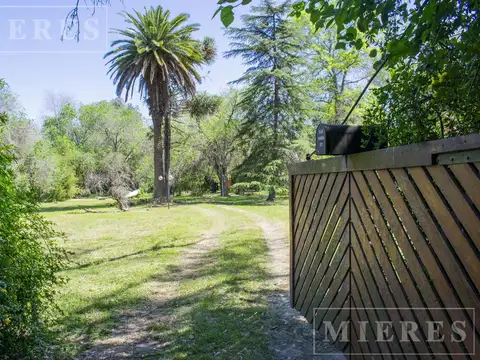 Casa  en venta a refaccionar en calle Blas Parera en Ing. Maschwitz