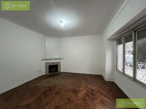 Casa en Alquiler con 2 cocheras