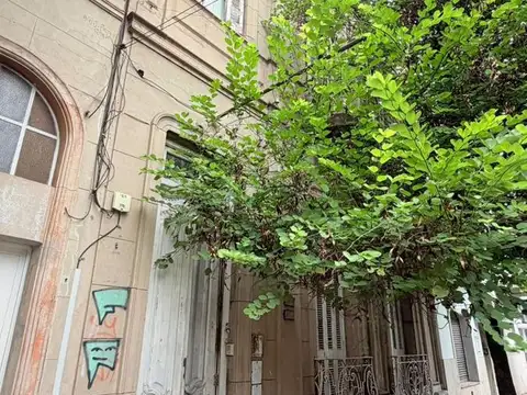 Se vende casa sobre 25 de mayo 2100