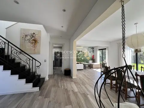 Casa 5 ambientes con 3 baños