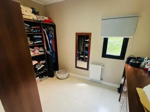 Av Bartolome Mitre 800