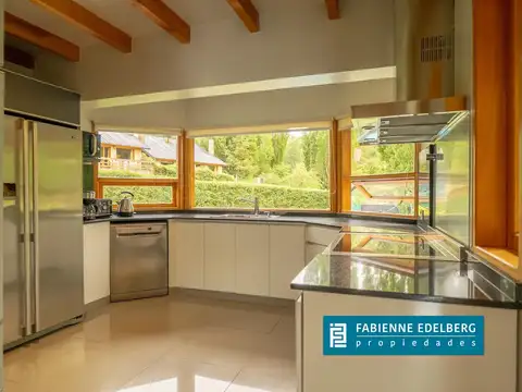 Casa 7 ambientes con 3 baños