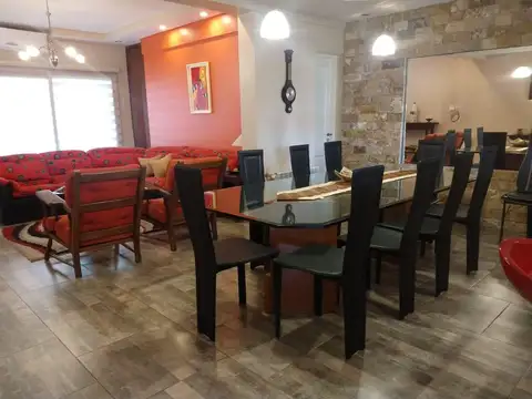 Casa en venta - 4 Dormitorios 4 Baños - San Rafael