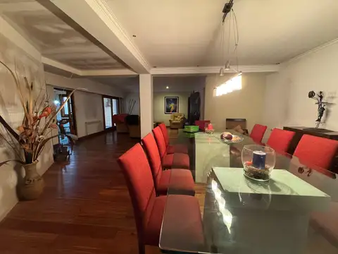 Casa 6 ambientes con 2 baños