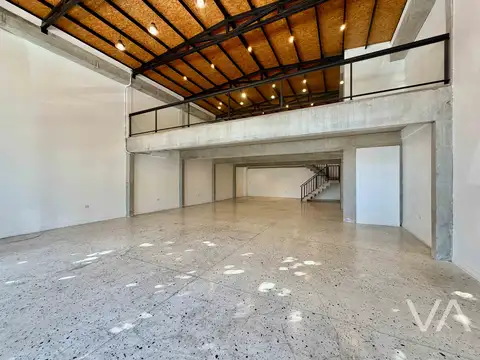 Excelente local comercial. Zona Güemes.