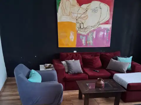 Casa 6 ambientes con 2 baños