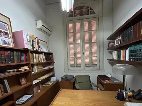 Oficina 6 ambientes con 1 baño