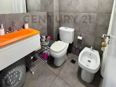 VENTA MONOAMBIENTE CON PATIO Y BALCÓN EN CABALLITO