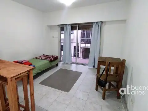 Congreso. Departamento con balcón en alquiler temporario.