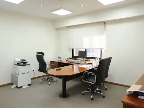 Oficina en Venta con 30 cocheras