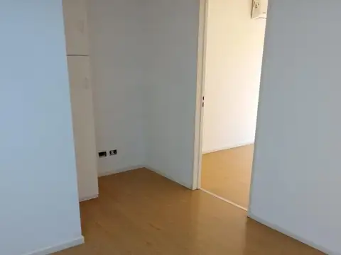 Oficina en Alquiler con 1 cochera