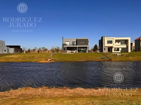 Lote a la laguna en venta EL NAUDIR