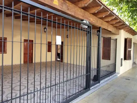 Casa 5 ambientes con 3 baños