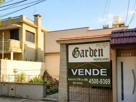 Inmejorable oportunidad! PH 4 ambientes + Dependencia de 2 ambientes. Patio. Cochera. 160 m2 totales. APTO CREDITO