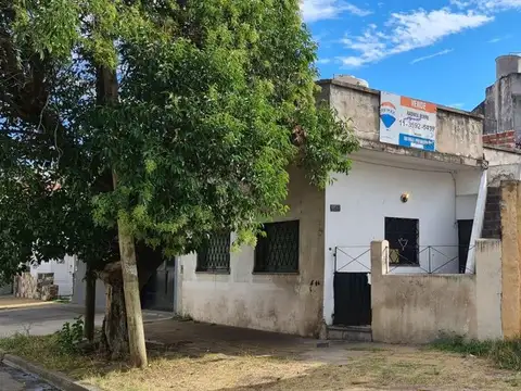 VENTA CASA A RECICLAR CON TERRENO 151 M2 CIUDADELA