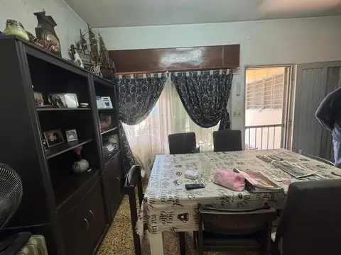 Casa 4 ambientes con 1 baño