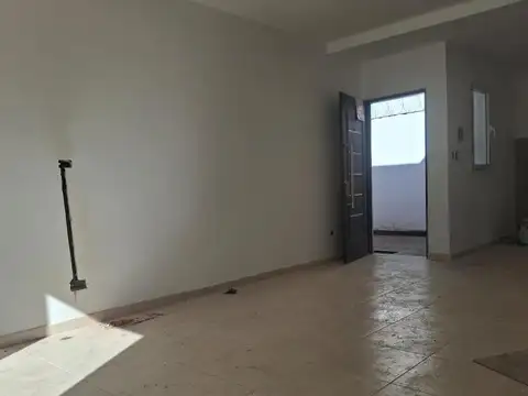 Depto Tipo Casa en Venta en General Fernandez Oro, USD 85.000