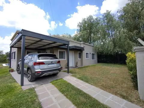 AUR. Venta. Casa 3 Ambientes. Con Galería Semicubierta Y Pileta. Parque Sakura