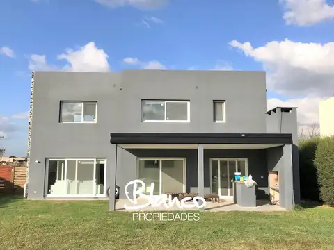 Casa en Venta en El Canton, USD 289.000