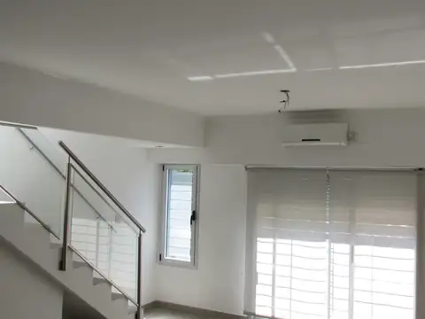 Depto Tipo Casa en Alquiler de 2 ambientes