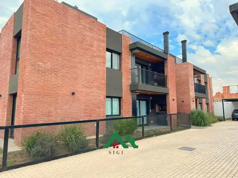 Departamento en venta de 3 dormitorios con terraza y cochera en Housing en Prados de Manantiales