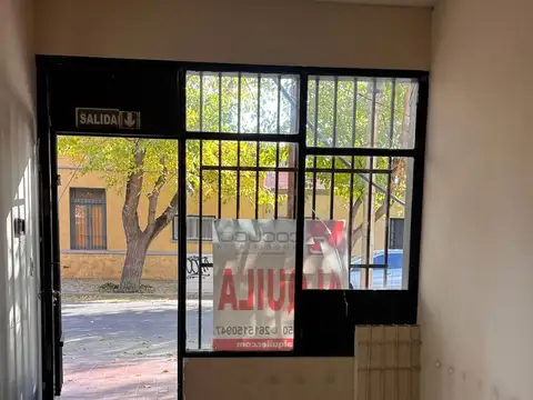 Local en Alquiler en Mendoza, $ 320.000