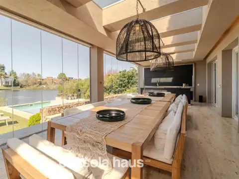 Casa en venta 3 dormitorios al lago central en Los Castores Nordelta