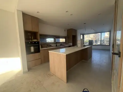 Casa a la venta en el Barrio Carpinchos Nordelta