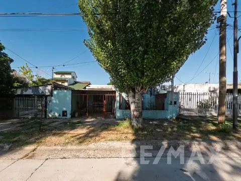 Venta Casa 3 Amb + Monoambiente Lote propio 324 m2
