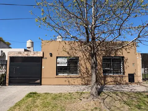 Moderna y Comoda Casa en venta con 3 Dormitorios+Piscina+Parrilla+Quincho+Cochera para varios autos