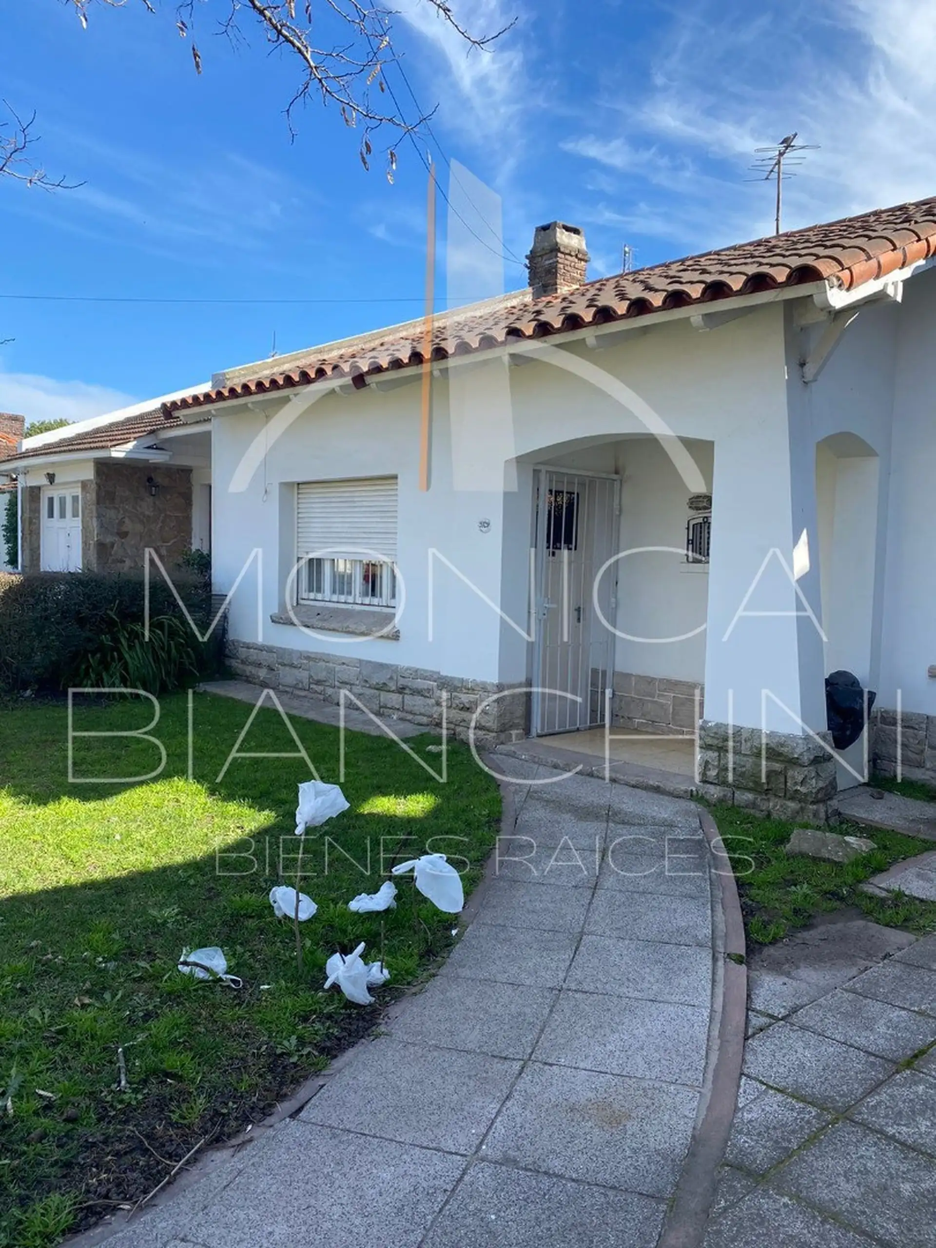 Linda casa de 3 ambientes en venta, 75m², Jorge Newbery