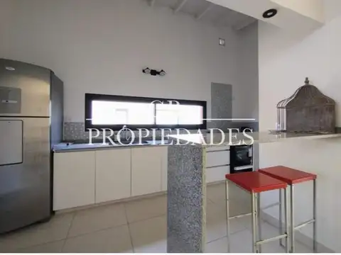 Casa en Venta con 3 cocheras