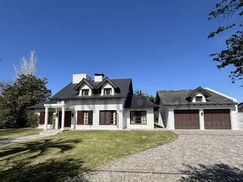 CASA EN VENTA 5 AMBIENTES, LOBOS