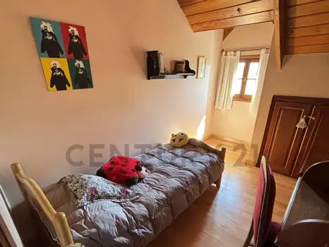 CASA EN VENTA 5 AMBIENTES, LOBOS