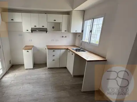 PH de 3 Ambientes en Alquiler - Ramos Mejía