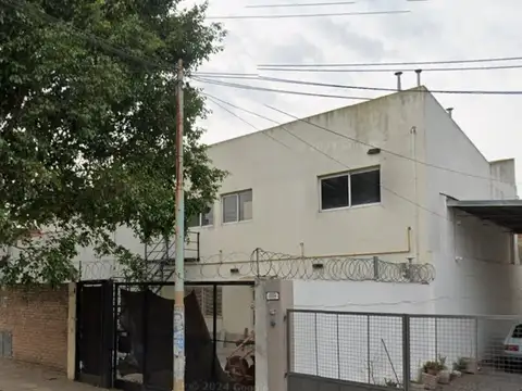 PH 4 ambientes. Cochera doble. 2 Dormitorios. Escritorio. Patio. Posesion inmediata