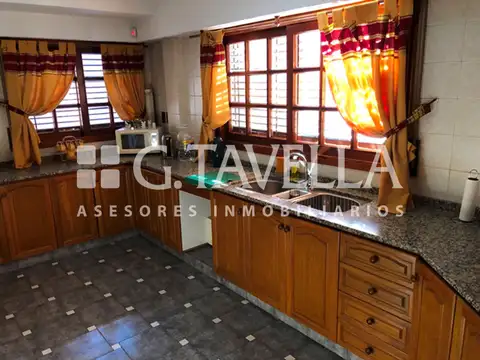 Espectacular CASA en Venta PARQUE LELOIR, Ituzaingo