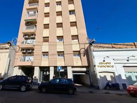 Depto en alquiler Balcarce y Güemes 