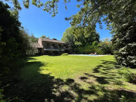  excelente casa en SAN CARLOS C.C. 