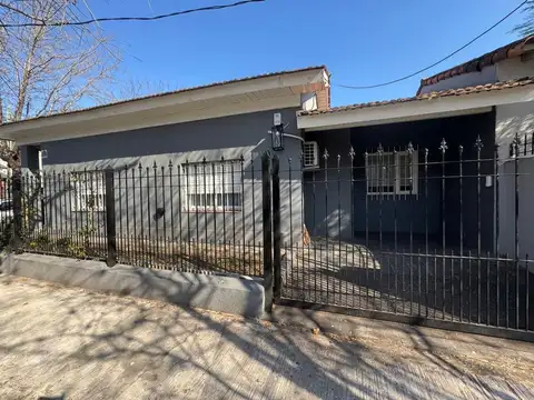 VENTA CASA 3 AMBIENTES COCHERA TEMPERLEY