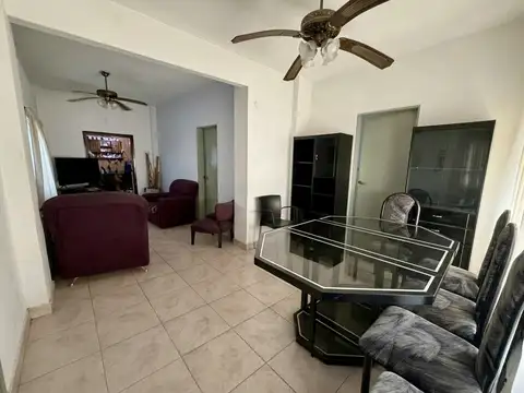 Venta Casa en lote propio 8.66 x 17 con vivienda para 2 familias - Villa Lugano