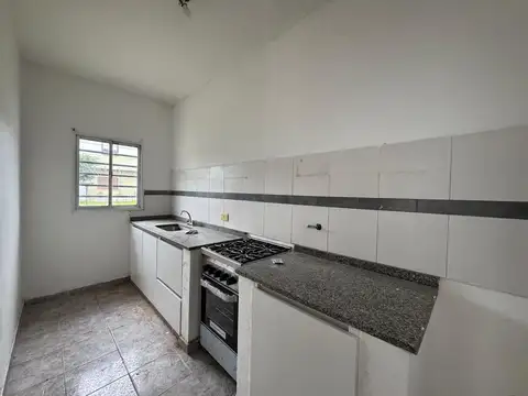 Casa 6 ambientes con 2 baños