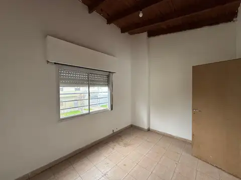 DUPLEX CON LOCAL Y DEPARTAMENTO EN VENTA LA PLATA