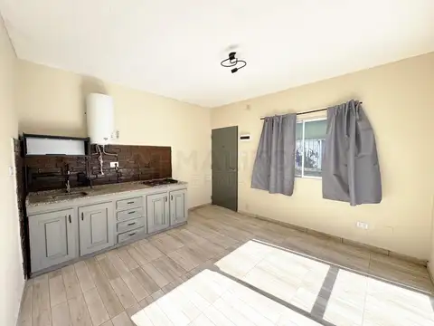 Depto Tipo Casa en Alquiler de 3 ambientes