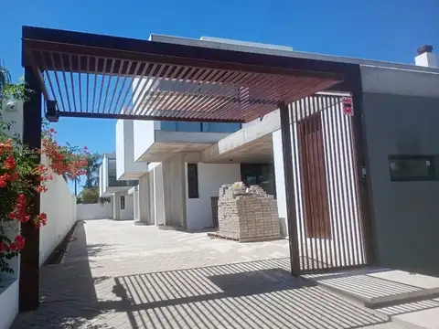 Gobernador Roque Ferreyra 2000