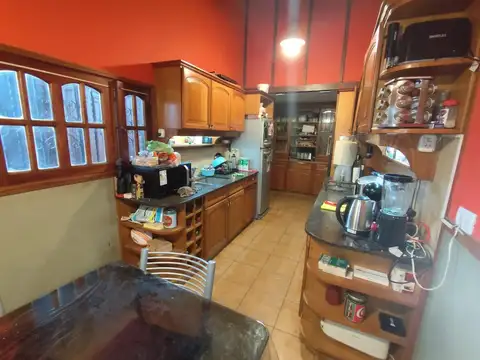 Casa en Alquiler con 2 cocheras
