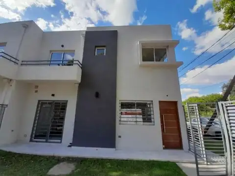 Casa en Venta en Castelar, USD 120.000
