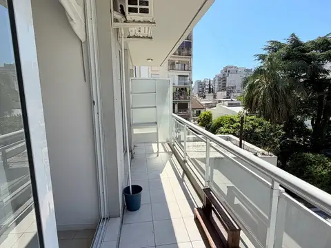 C. Dr. Juan Felipe Aranguren  al 2400