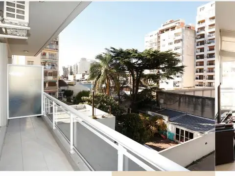 C. Dr. Juan Felipe Aranguren  al 2400